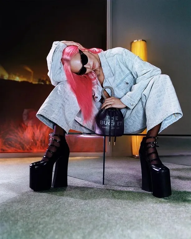 Кейт Мосс стала лицом новой кампании Marc Jacobs Кейт Мосс стала лицом новой кампании Marc Jacobs