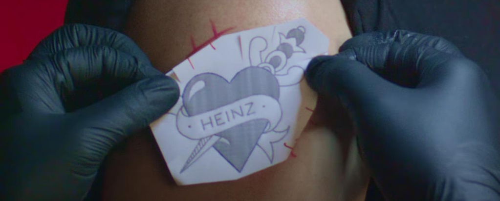 Heinz создал чернила для татуировок цвета кетчупа