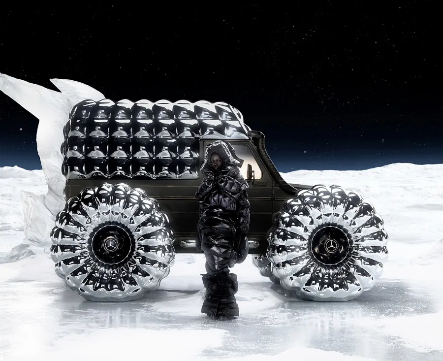Moncler создал оригинальную "дутую" куртку для внедорожника Mercedes G-Class
