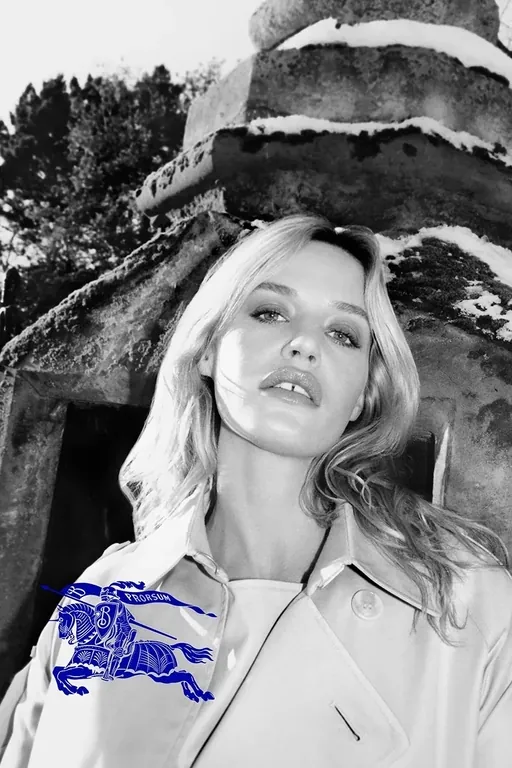 Burberry показал новую кампанию с Джорджией Мэй Джаггер и Соном Хин Мином Burberry показал новую кампанию с Джорджией Мэй Джаггер и Соном Хин Мином
