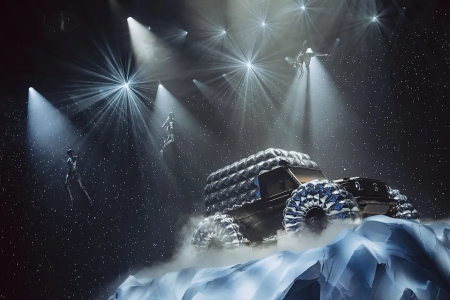 Moncler создал оригинальную "дутую" куртку для внедорожника Mercedes G-Class