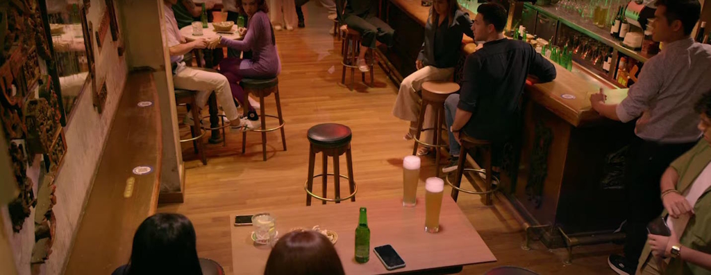 Heineken создал жуткий ролик с привидениями в баре