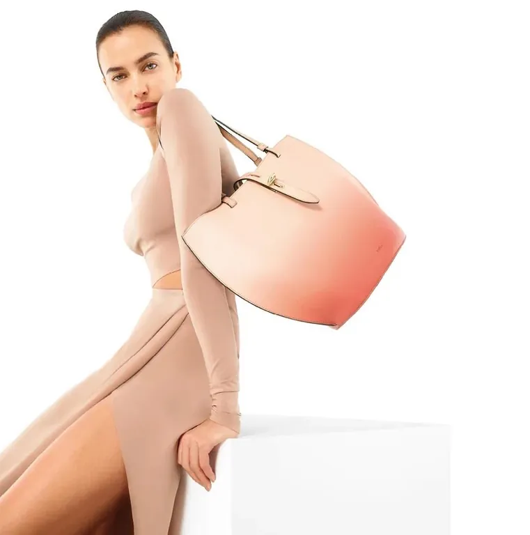 Ирина Шейк снялась в новой кампании Furla Ирина Шейк снялась в новой кампании Furla