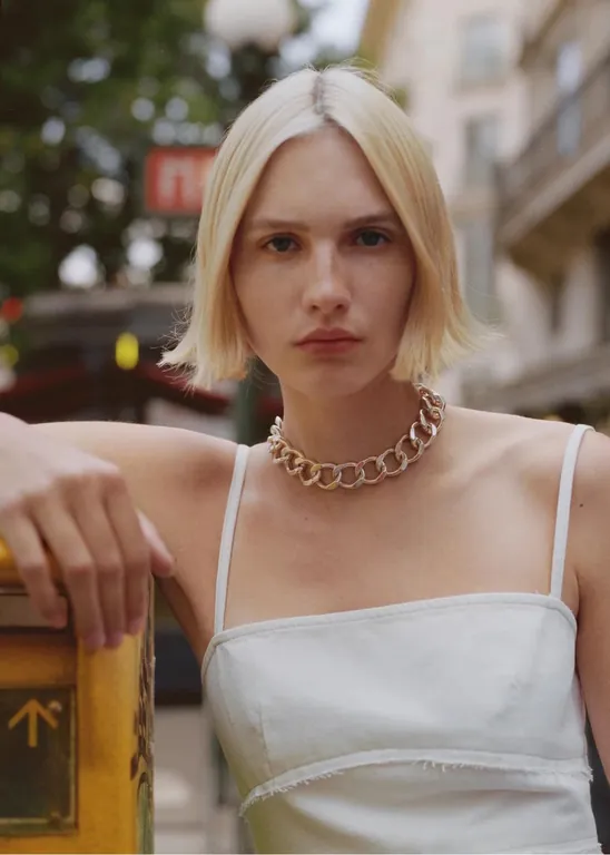 Mango показал новую коллекцию в стиле 2000-х Mango показал новую коллекцию в стиле 2000-х