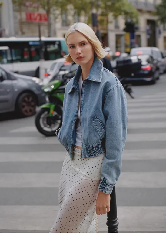Mango показал новую коллекцию в стиле 2000-х Mango показал новую коллекцию в стиле 2000-х