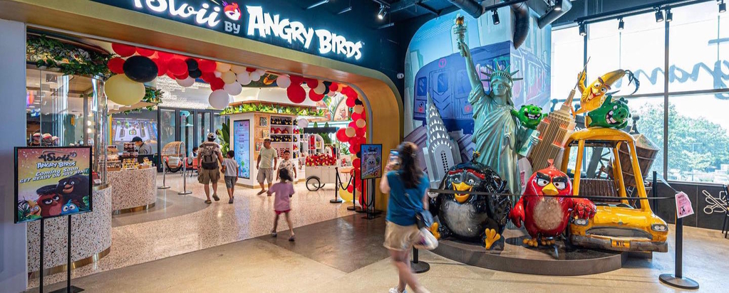 В Нью-Йорке открыли кафе-магазин, вдохновленный игрой Angry Birds
