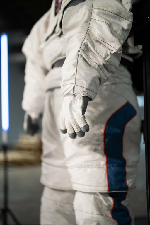 Prada разработает скафандры для предстоящей миссии NASA Prada разработает скафандры для предстоящей миссии NASA