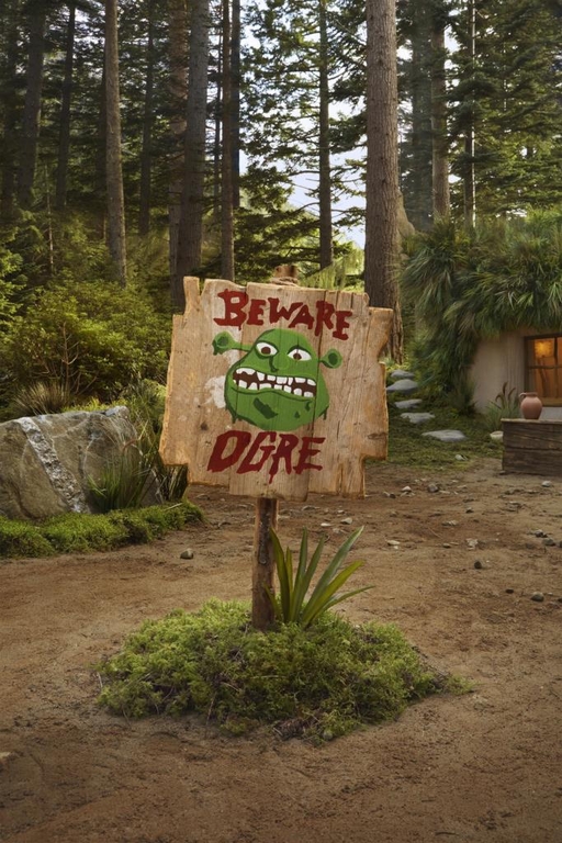 На Airbnb теперь можно забронировать проживание на болоте Шрека