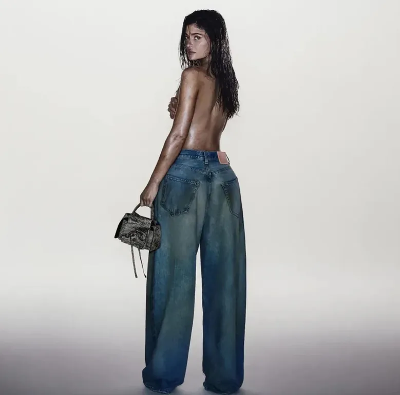 Кайли Дженнер снялась в рекламной кампании Acne Studios