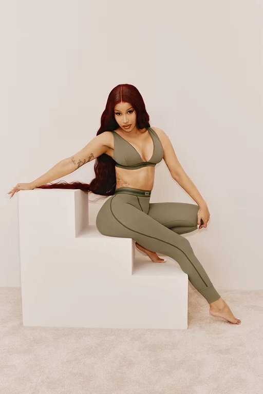 Cardi B снялась в рекламной кампании бренда Ким Кардашьян Skims