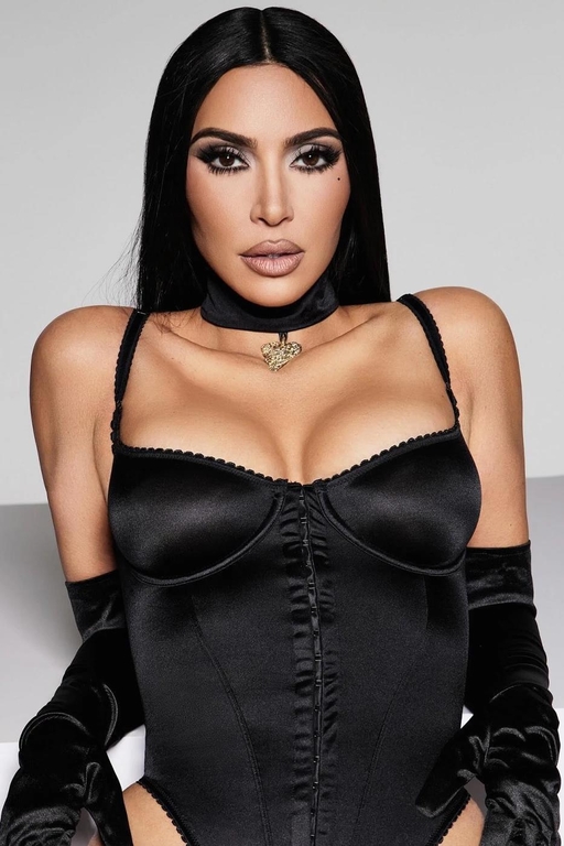 Ким Кардашьян анонсировала выпуск новой коллекции нижнего белья под брендом Skims