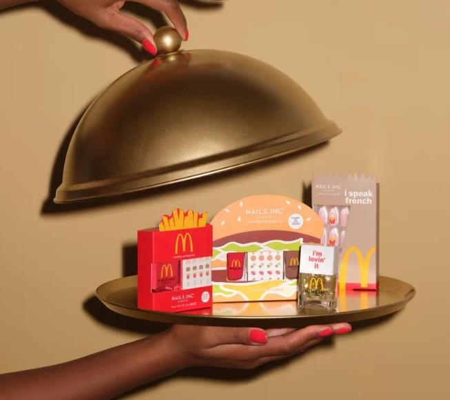 McDonald’s представил коллекцию товаров для маникюра.