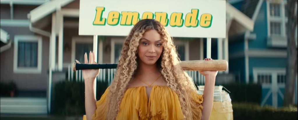 Собственный ИИ, президентская кампания и прочее: Beyonce пыталась cломать интернет в ролике Verizon