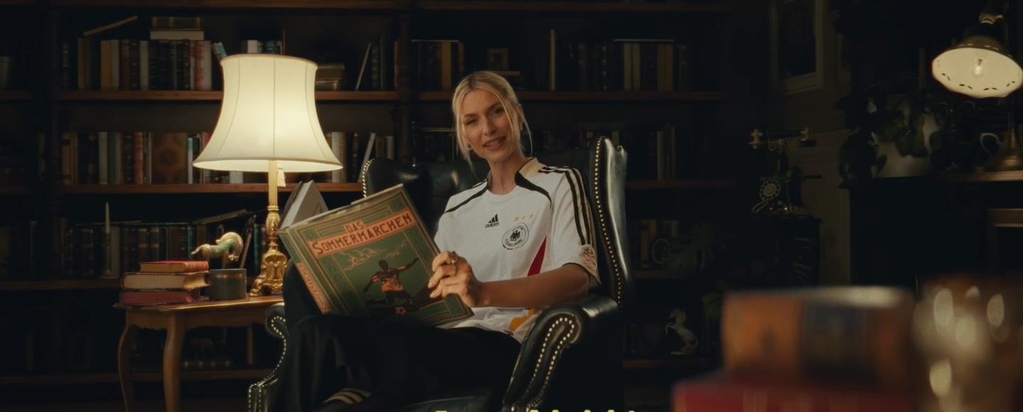 Юмористический ролик Adidas воспел популярные стереотипы о немцах