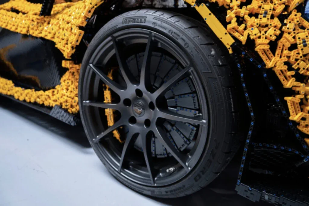 Lego воспроизвел суперкар McLaren P1 в натуральную величину