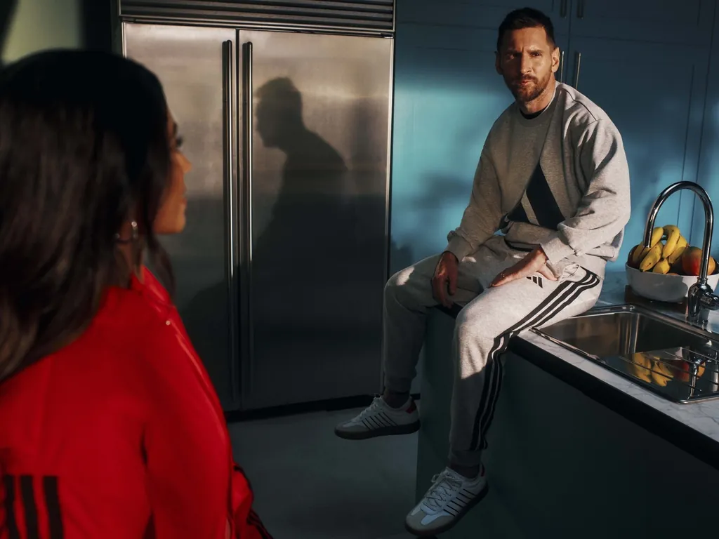 Лионель Месси и Антонелла Рокуццо вфотосессии Adidas Лионель Месси и Антонелла Рокуццо вфотосессии Adidas