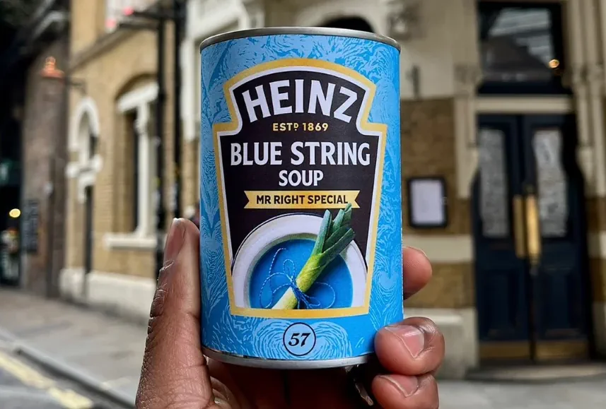 Heinz выпустил голубой суп из фильма «Дневник Бриджит Джонс» Heinz выпустил голубой суп из фильма «Дневник Бриджит Джонс»