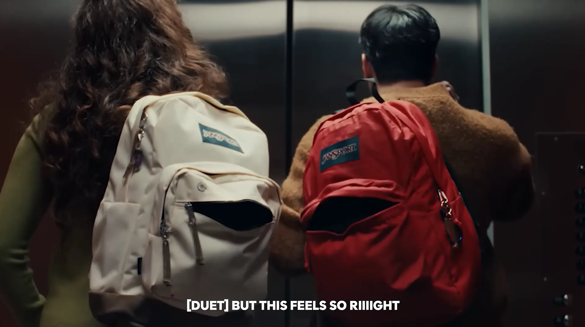 Рюкзаки запели: JanSport превратил школьные будни в мюзикл Рюкзаки запели: JanSport превратил школьные будни в мюзикл
