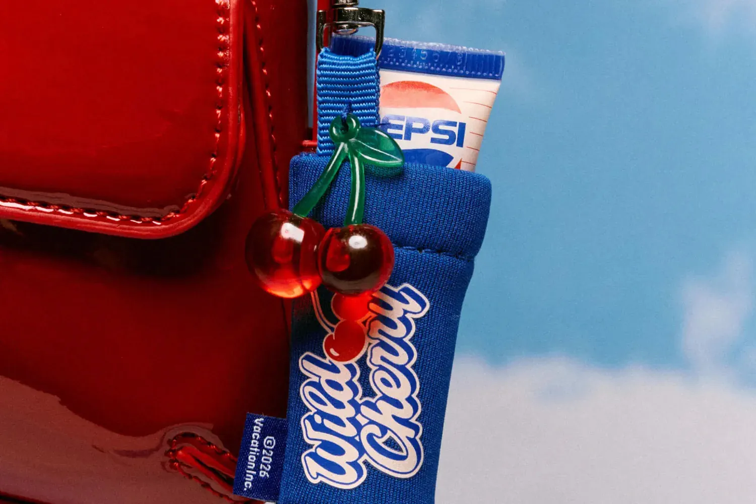 Pepsi, которую можно нанести на губы: Бренд выпустил первый в истории цветной бальзам со вкусом культовой газировки