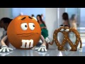 Музыка и видеоролик из рекламы M&M Pretzel – Hungry Eyes